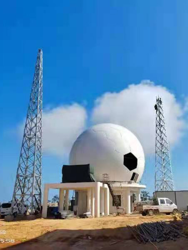 ���W����